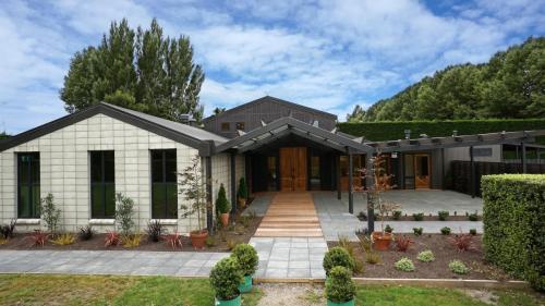 zayne kerr builders lacebark small 1
